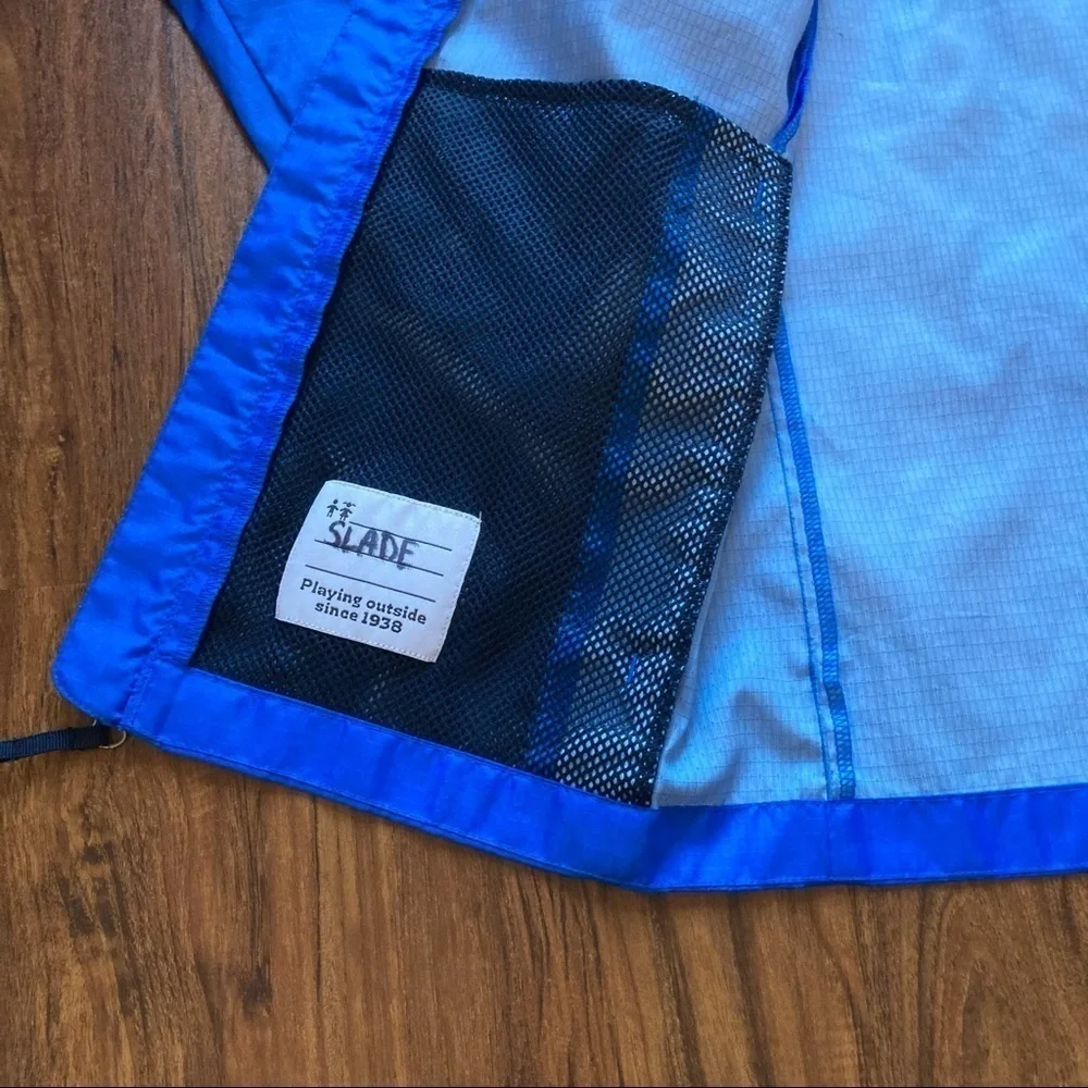 Columbia blue‎ windbreaker size L (10/12)